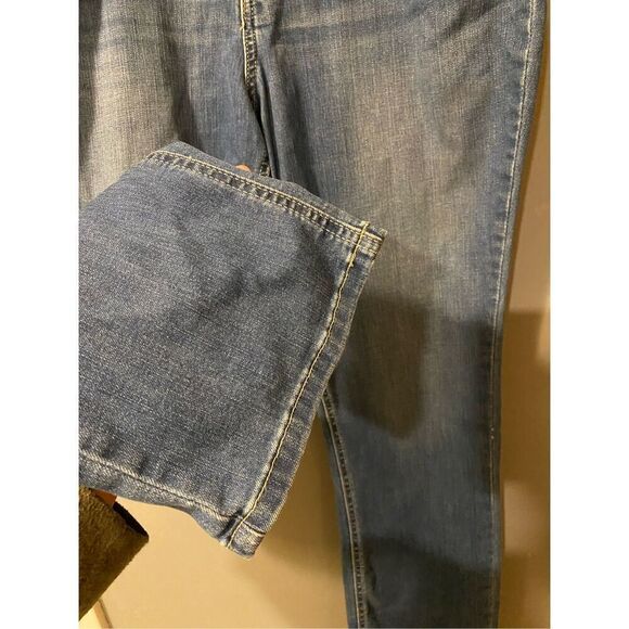 Lee Riders Light Wash Midrise Straight Leg Jeans Size 16 - Picture 3 of 6